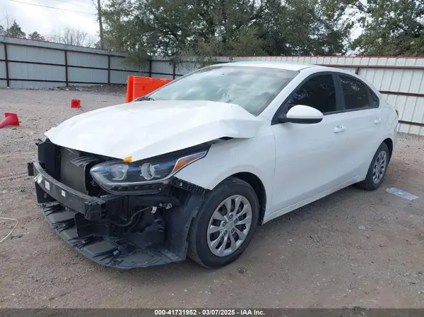 3KPF24AD8ME300461 2021 KIA FORTE - Image 2