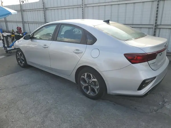 3KPF24AD8ME300766 2021 KIA FORTE - Image 2