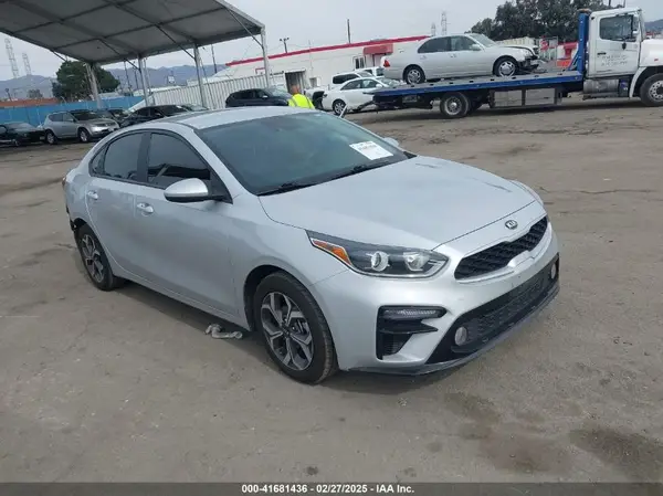 3KPF24AD8ME303151 2021 KIA FORTE - Image 1