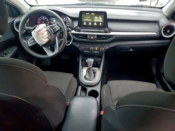 3KPF24AD8ME303389 2021 KIA FORTE - Image 8