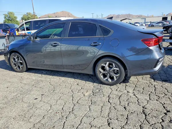 3KPF24AD8ME303862 2021 KIA FORTE - Image 2