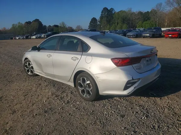 3KPF24AD8ME305708 2021 KIA FORTE - Image 2