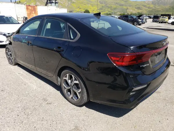 3KPF24AD8ME306390 2021 KIA FORTE - Image 2