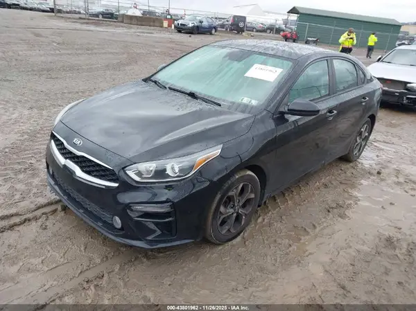 3KPF24AD8ME307118 2021 KIA FORTE - Image 2
