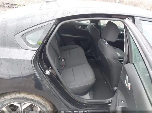 3KPF24AD8ME307118 2021 KIA FORTE - Image 8