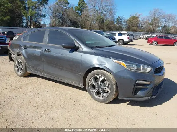 3KPF24AD8ME308561 2021 KIA FORTE - Image 1