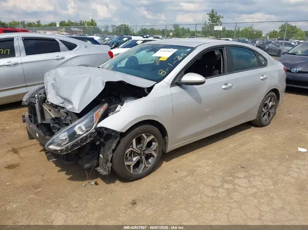 3KPF24AD8ME309516 2021 KIA FORTE - Image 2