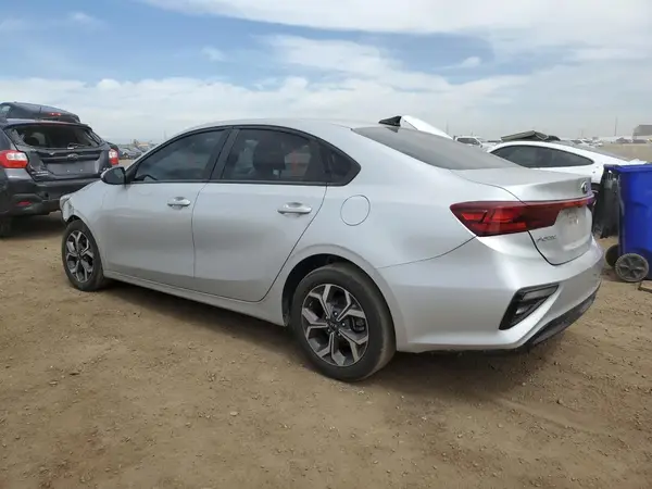 3KPF24AD8ME310021 2021 KIA FORTE - Image 2