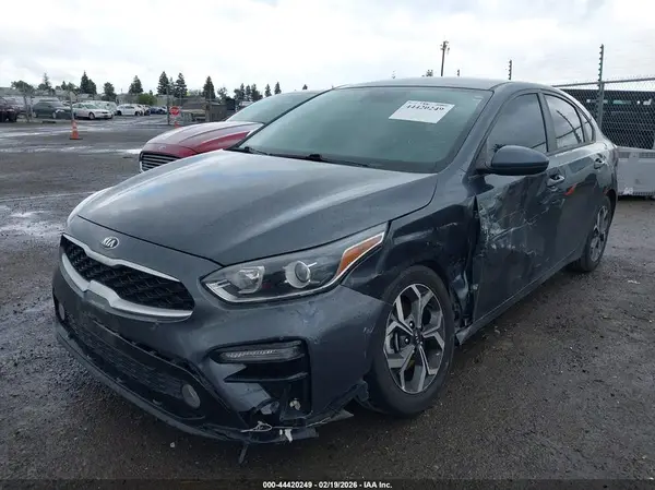 3KPF24AD8ME310567 2021 KIA FORTE - Image 2