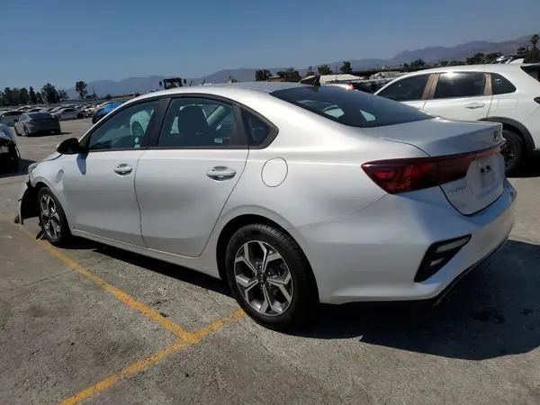 3KPF24AD8ME312206 2021 KIA FORTE - Image 2