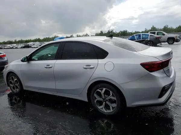 3KPF24AD8ME312335 2021 KIA FORTE - Image 2