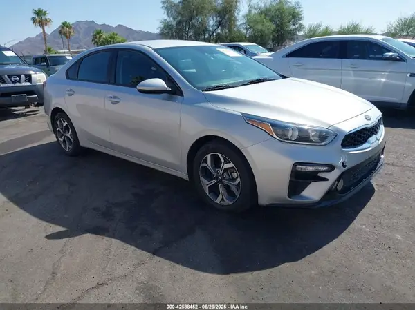 3KPF24AD8ME316708 2021 KIA FORTE - Image 1
