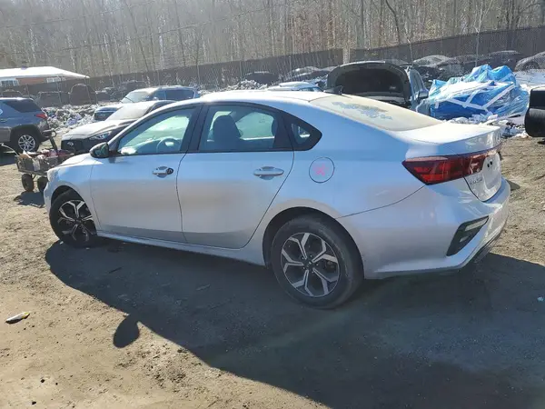 3KPF24AD8ME318118 2021 KIA FORTE - Image 2
