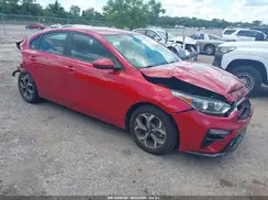 3KPF24AD8ME325411 2021 KIA FORTE