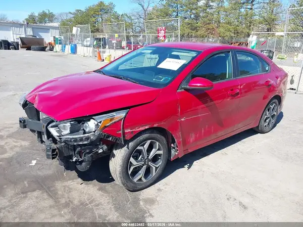 3KPF24AD8ME325778 2021 KIA FORTE - Image 2