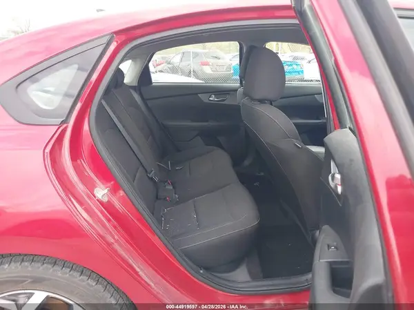 3KPF24AD8ME326042 2021 KIA FORTE - Image 8