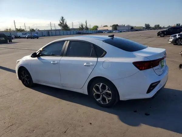 3KPF24AD8ME327417 2021 KIA FORTE - Image 2