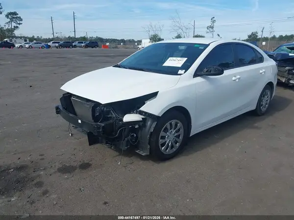 3KPF24AD8ME327935 2021 KIA FORTE - Image 2
