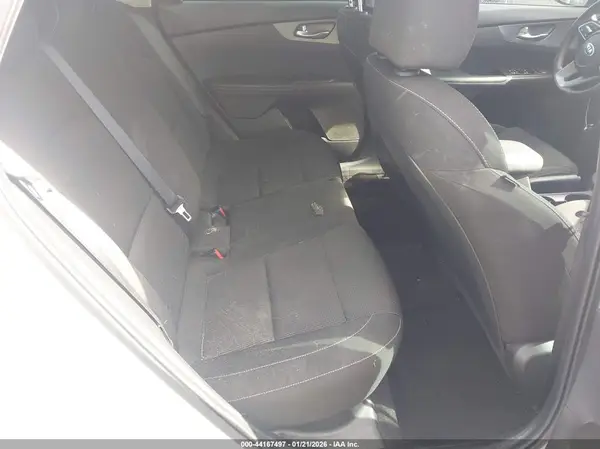 3KPF24AD8ME327935 2021 KIA FORTE - Image 8
