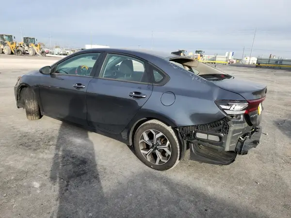 3KPF24AD8ME330799 2021 KIA FORTE - Image 2