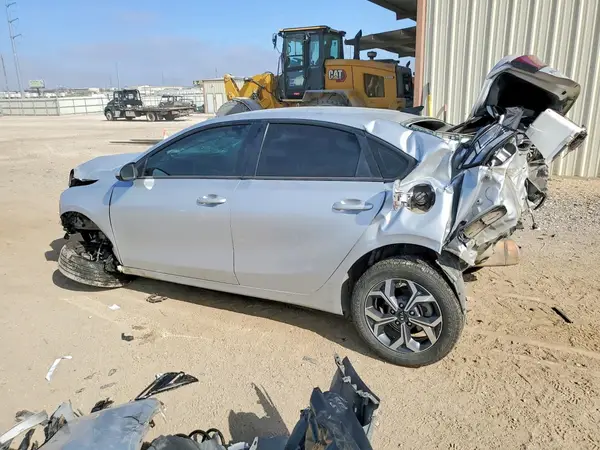 3KPF24AD8ME333668 2021 KIA FORTE - Image 2