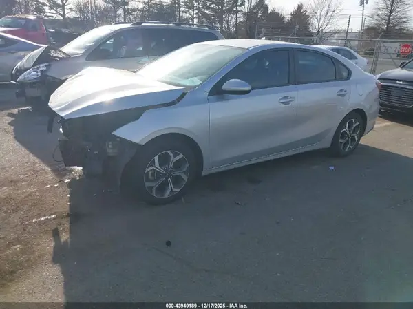 3KPF24AD8ME335209 2021 KIA FORTE - Image 2