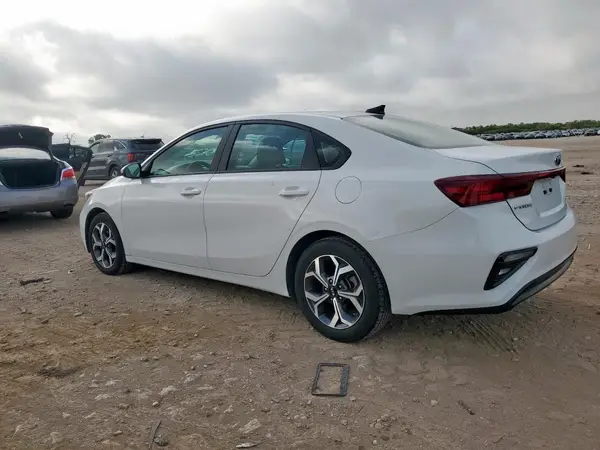3KPF24AD8ME337428 2021 KIA FORTE - Image 2