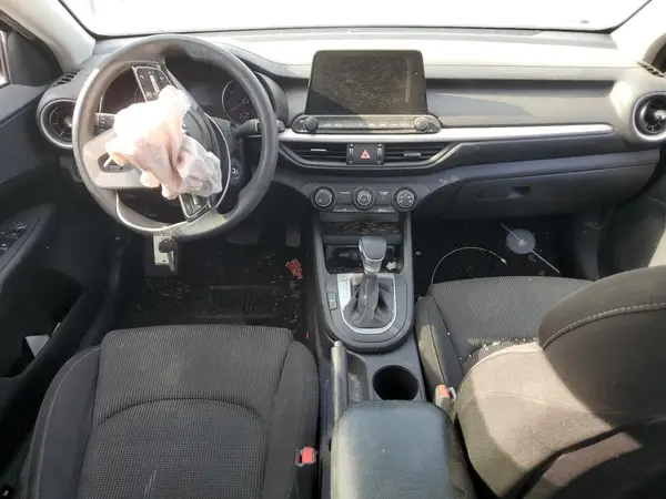 3KPF24AD8ME337431 2021 KIA FORTE - Image 8