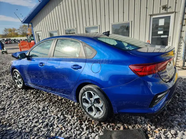 3KPF24AD8ME338031 2021 KIA FORTE - Image 2