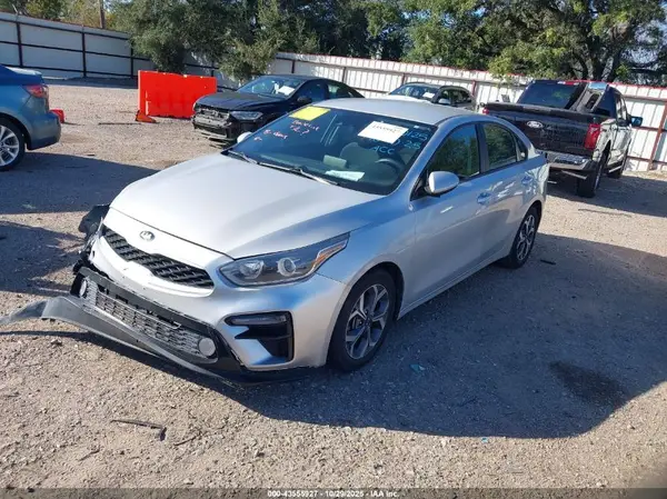 3KPF24AD8ME338157 2021 KIA FORTE - Image 2