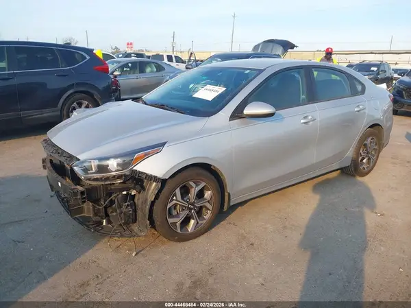 3KPF24AD8ME338935 2021 KIA FORTE - Image 2