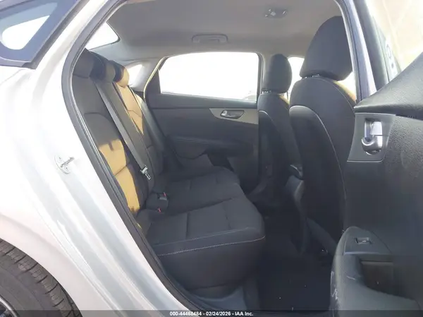 3KPF24AD8ME338935 2021 KIA FORTE - Image 8