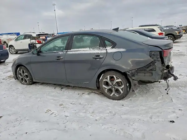 3KPF24AD8ME339647 2021 KIA FORTE - Image 2