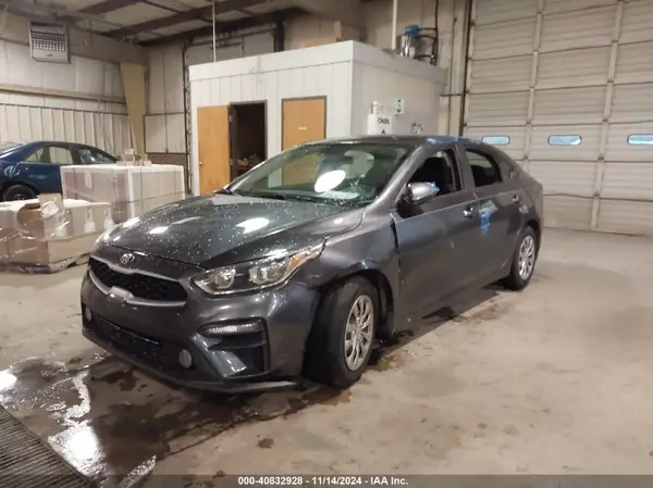 3KPF24AD8ME339955 2021 KIA FORTE - Image 2