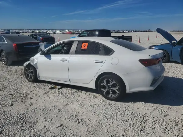 3KPF24AD8ME347988 2021 KIA FORTE - Image 2