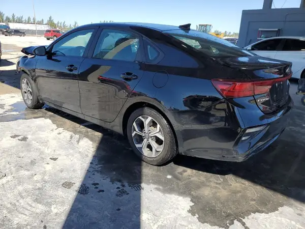 3KPF24AD8ME348963 2021 KIA FORTE - Image 2