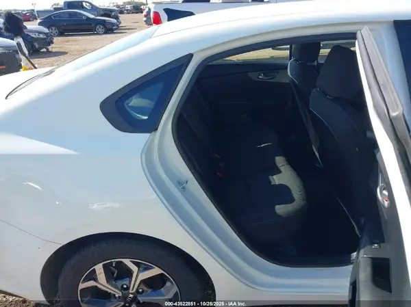 3KPF24AD8ME349630 2021 KIA FORTE - Image 8