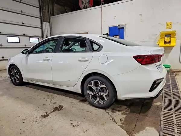 3KPF24AD8ME350650 2021 KIA FORTE - Image 2