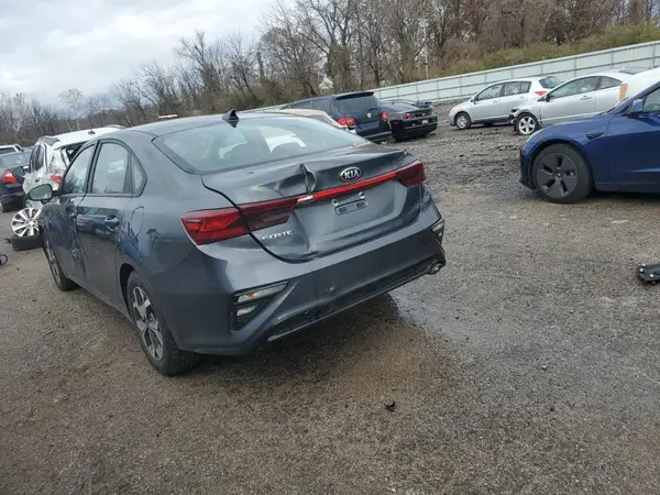 3KPF24AD8ME351345 2021 KIA FORTE - Image 2
