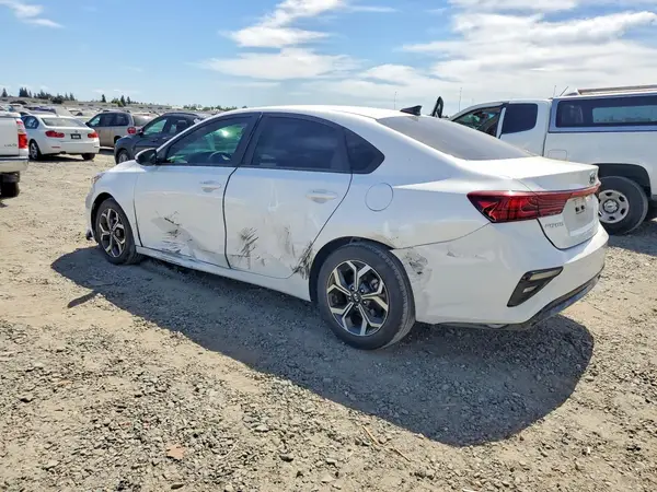 3KPF24AD8ME351846 2021 KIA FORTE - Image 2
