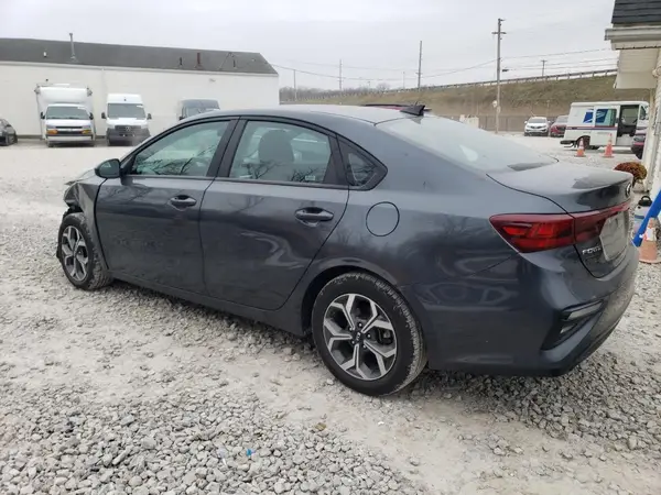 3KPF24AD8ME353631 2021 KIA FORTE - Image 2