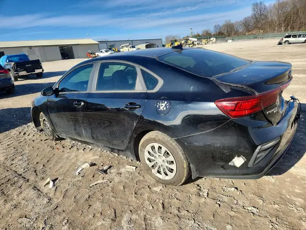3KPF24AD8ME353919 2021 KIA FORTE - Image 2