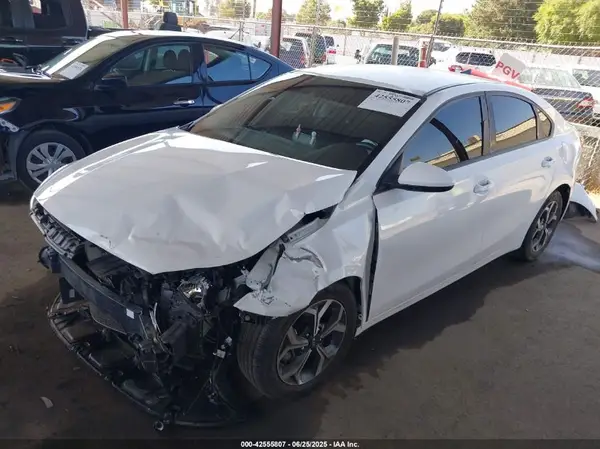 3KPF24AD8ME355556 2021 KIA FORTE - Image 2