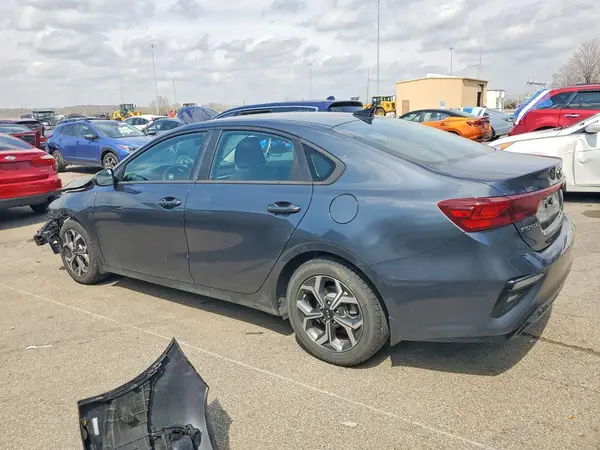 3KPF24AD8ME356318 2021 KIA FORTE - Image 2