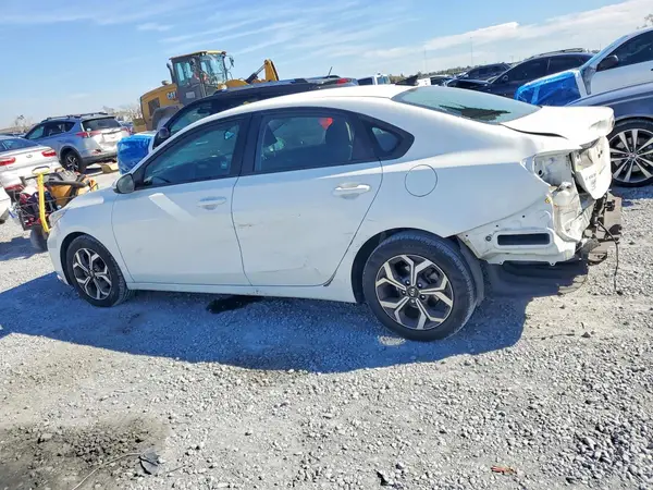 3KPF24AD8ME358098 2021 KIA FORTE - Image 2