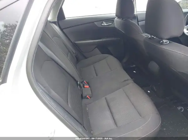 3KPF24AD8ME359476 2021 KIA FORTE - Image 8