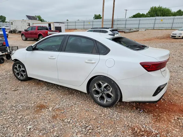 3KPF24AD8ME359980 2021 KIA FORTE - Image 2