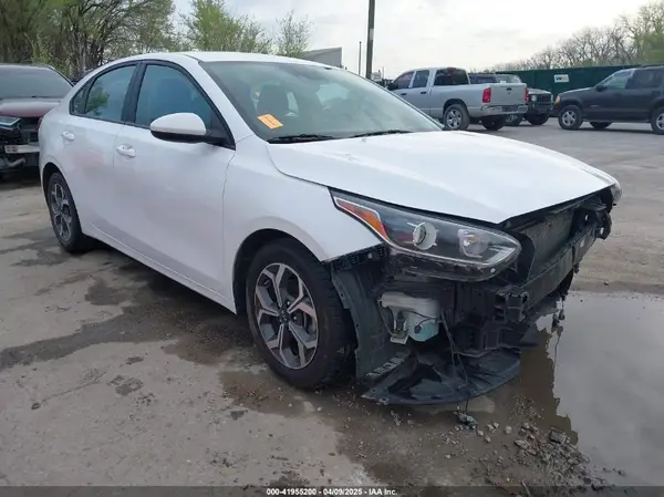 3KPF24AD8ME360661 2021 KIA FORTE - Image 1