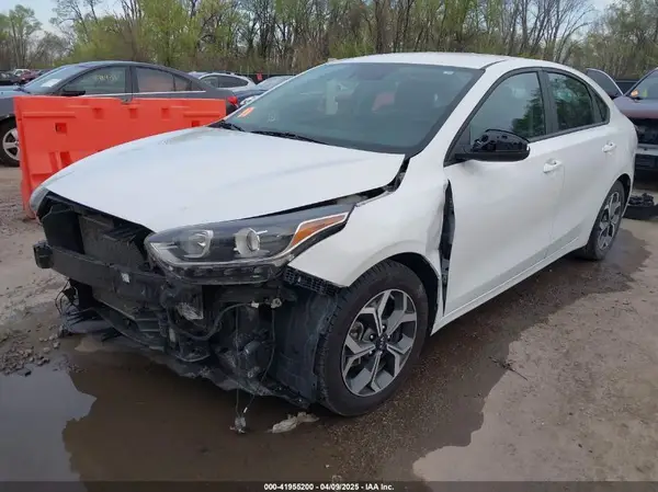 3KPF24AD8ME360661 2021 KIA FORTE - Image 2