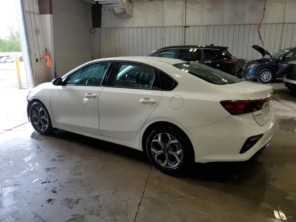 3KPF24AD8ME363141 2021 KIA FORTE - Image 2